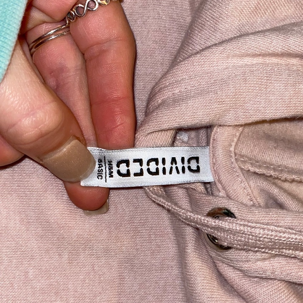 H&M Cropped Sweatshirt - Picture 3 of 4